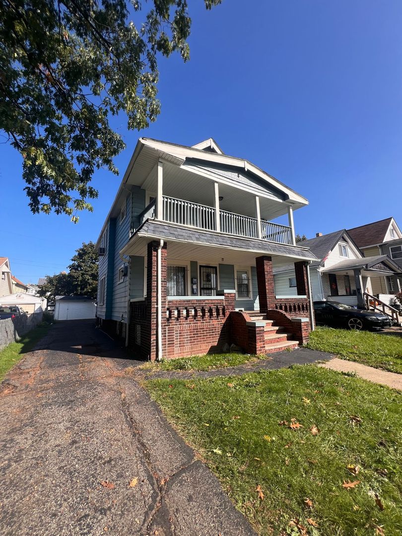 Cleveland Apartment: 11117 Melba Ave.