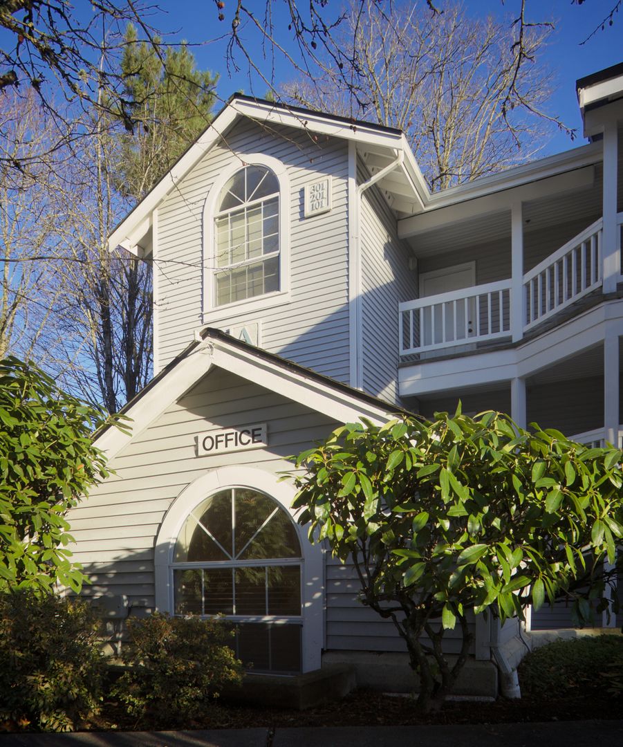 Redmond Apartment: 16405 NE 95th St