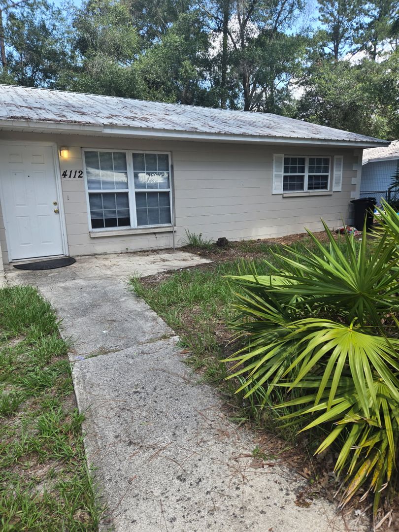 Gainesville Apartment: 4021A NE 2nd Way