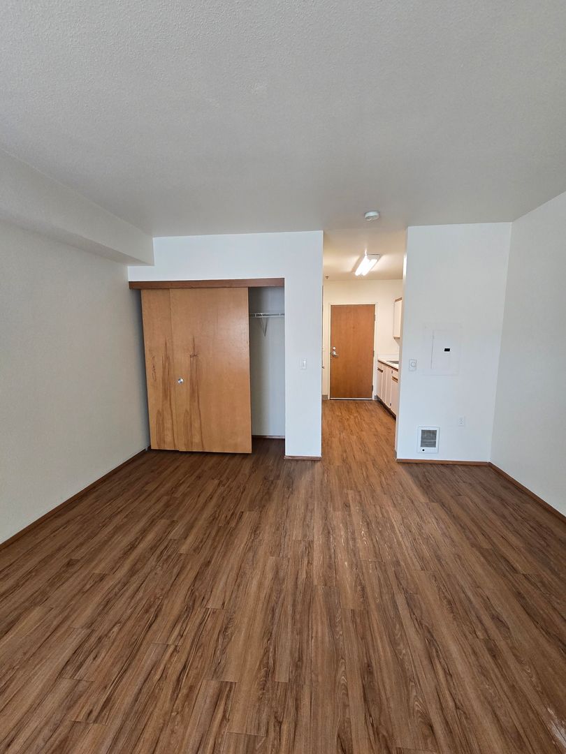 Portland Apartment: 945 NW Naito Parkway