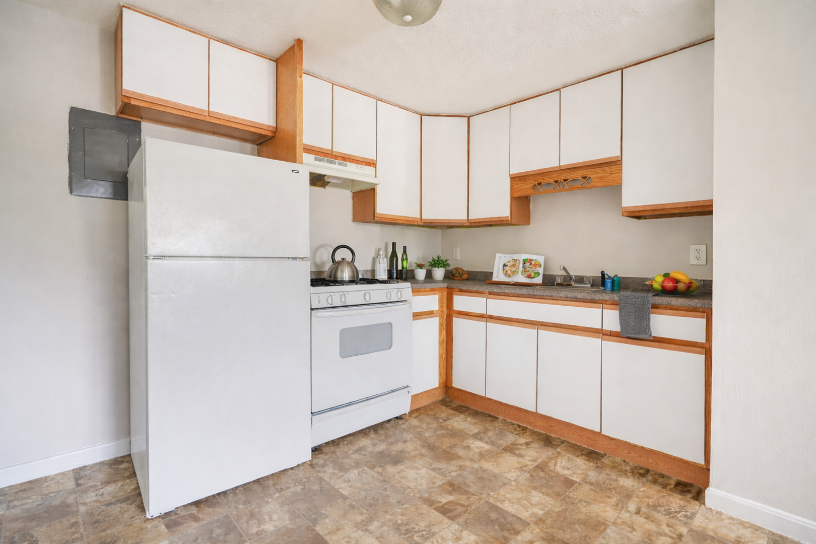 Lowell Apartment: 199 Aiken Ave.