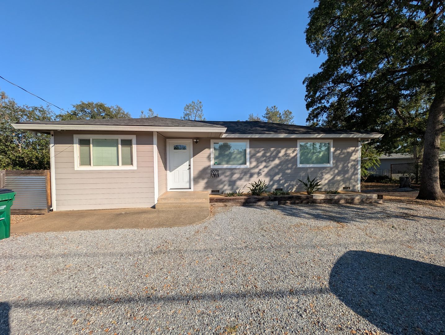 Shasta Lake House: 1977 Parallel St.