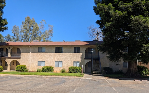 One bedroom apartment between Hartnell and Cypress – photo 1