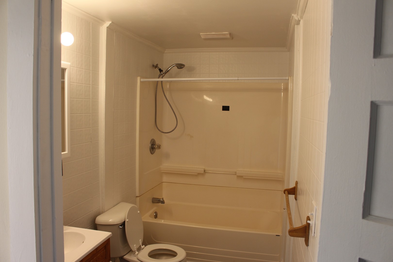 Carmel Apartment: 22 Old State Rd