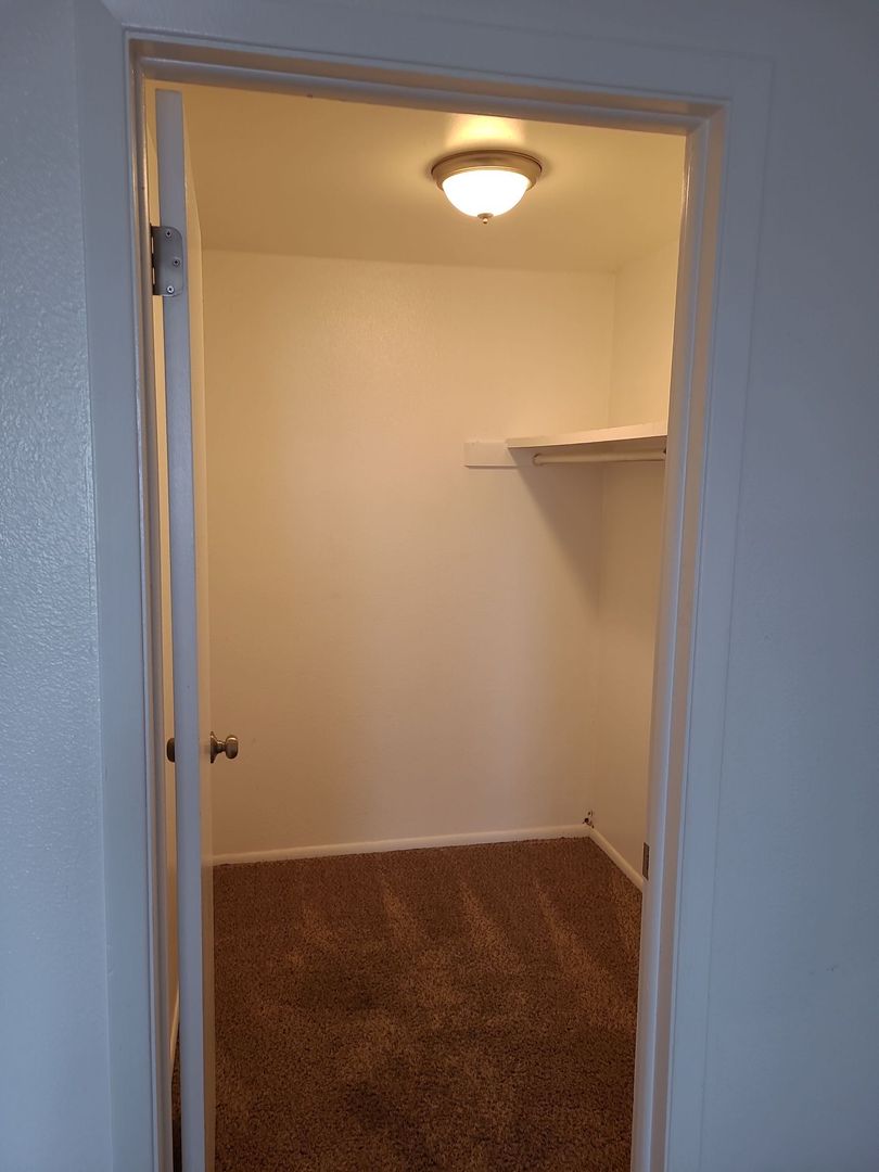 Ontario Apartment: 70 Northwest 4th Street