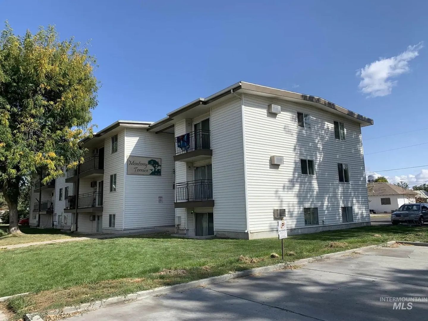 Ontario Apartment: 70 Northwest 4th Street