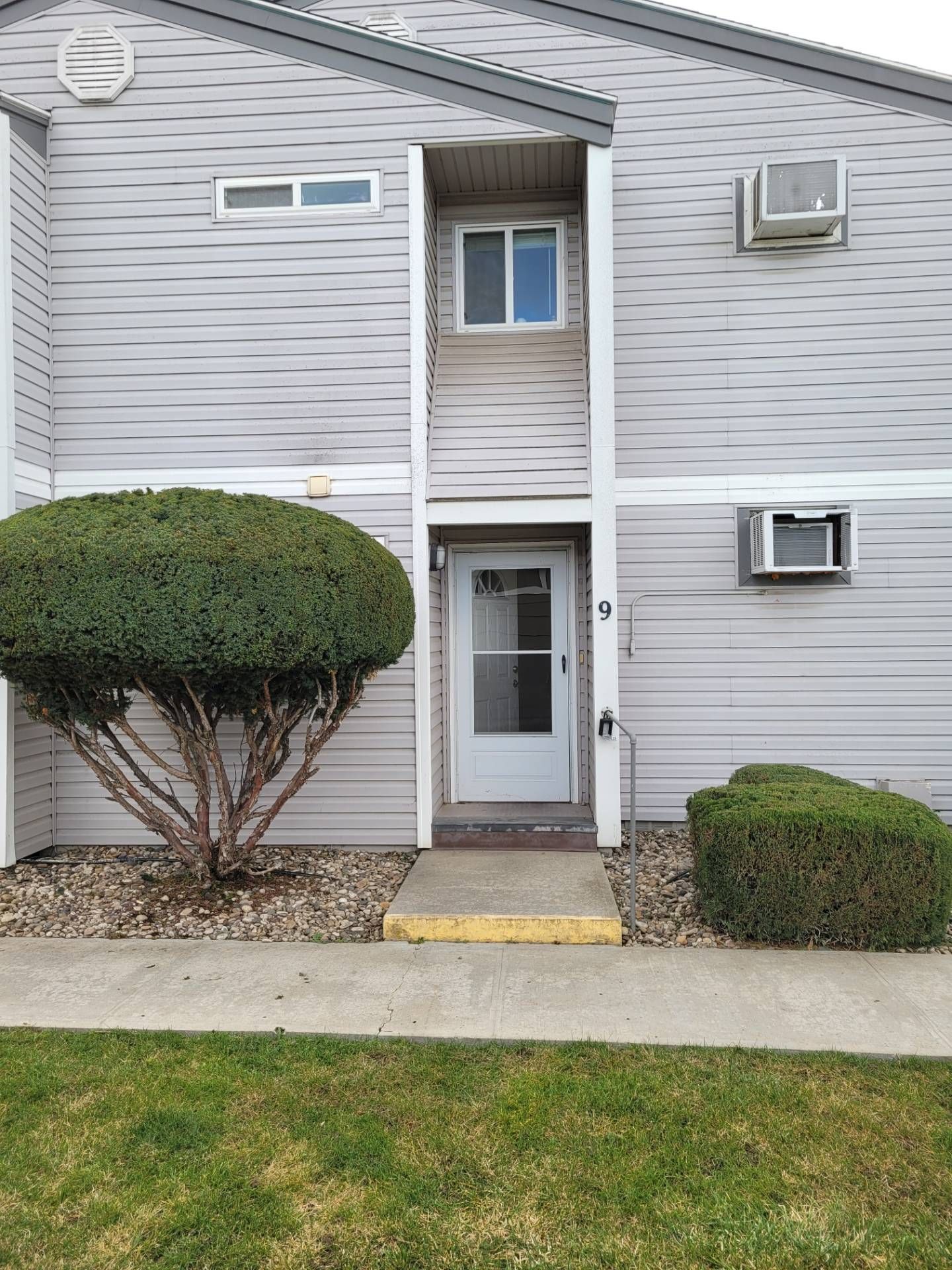 Payette Apartment: 1715 Center Ave  - #15