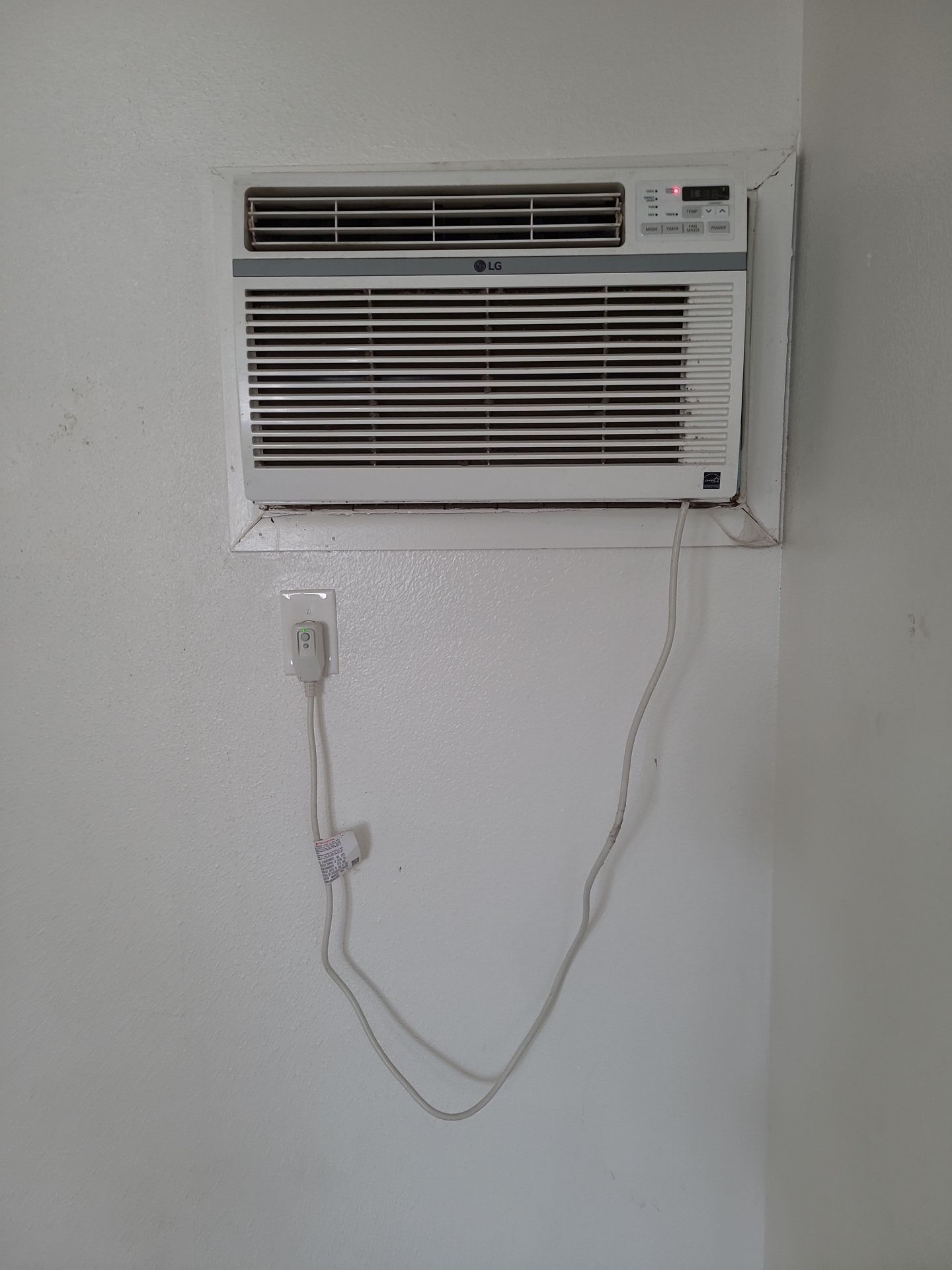 Ontario Apartment: 70 Northwest 4th Street  - #27