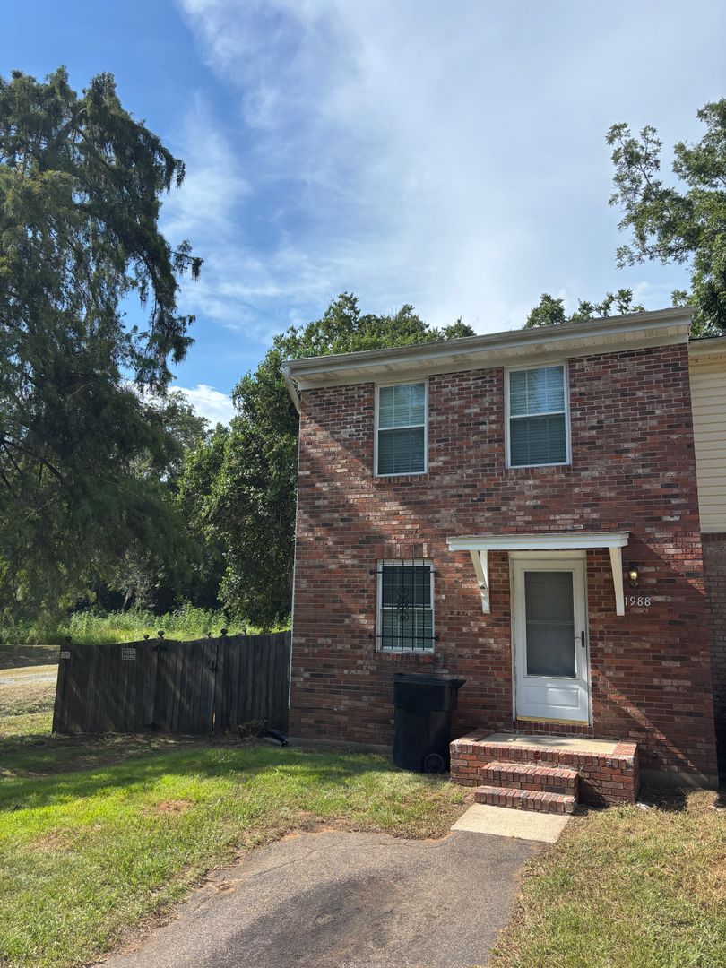 Tallahassee House: 1988 Portland Ave
