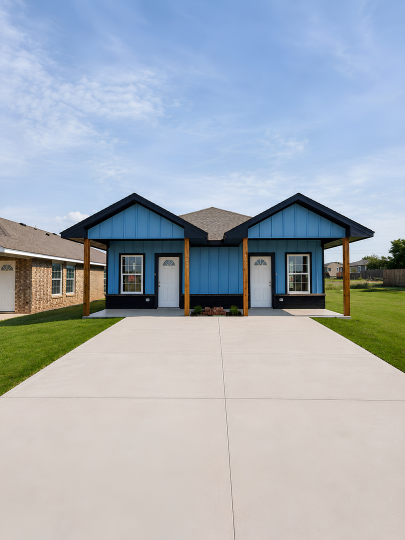 Lawton House: 1403 SW Bishop Rd