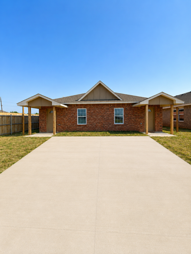 Lawton House: 1413 SW Bishop Rd