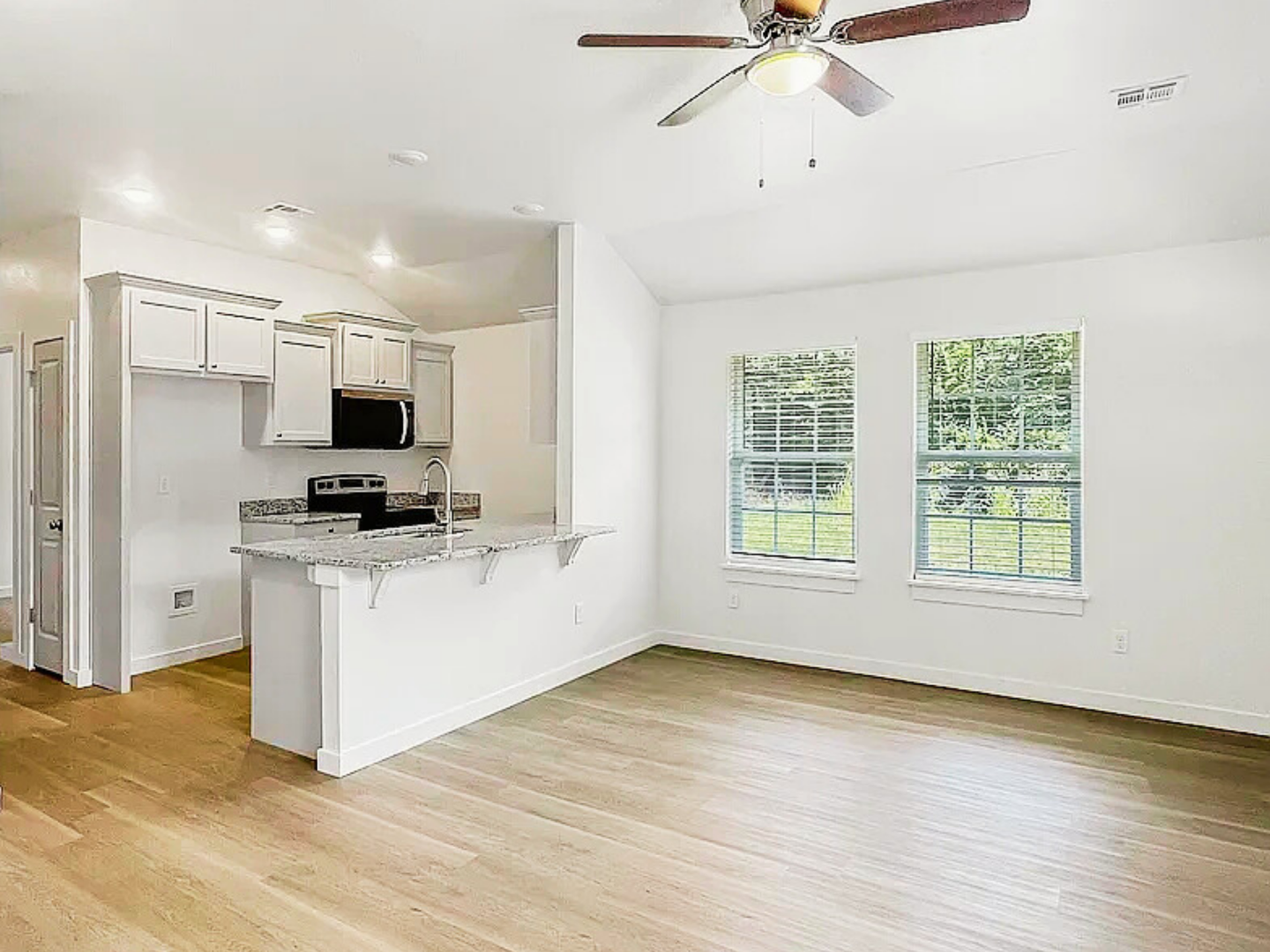 Lawton House: 805 SW Summit Ave