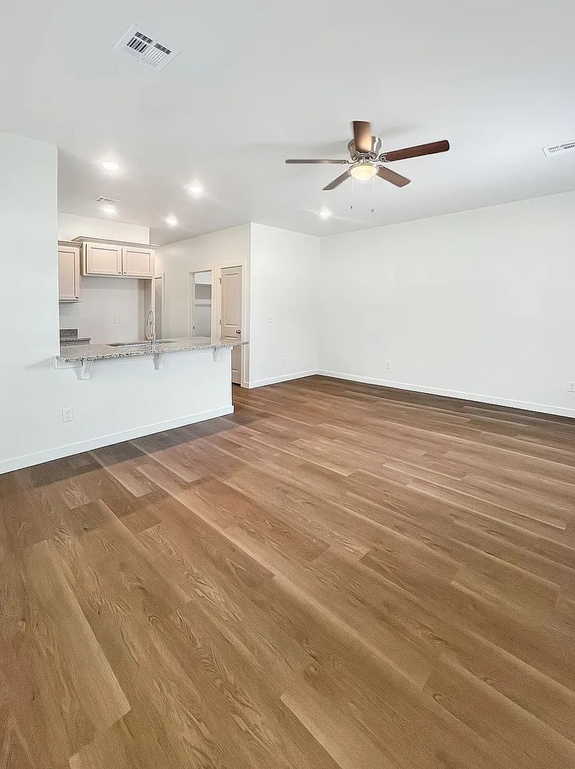 Lawton House: 2106 Charles Whitlow Ave