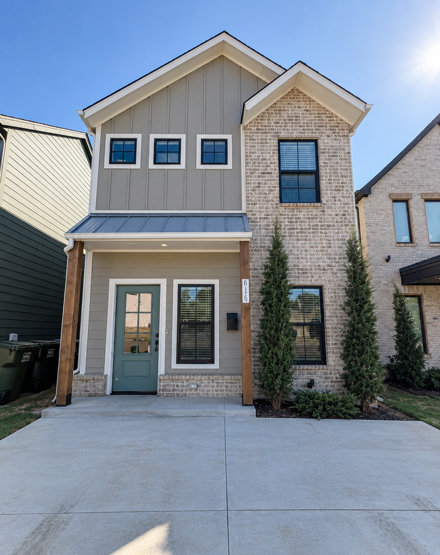 Edmond House: 618 W 2nd St #100