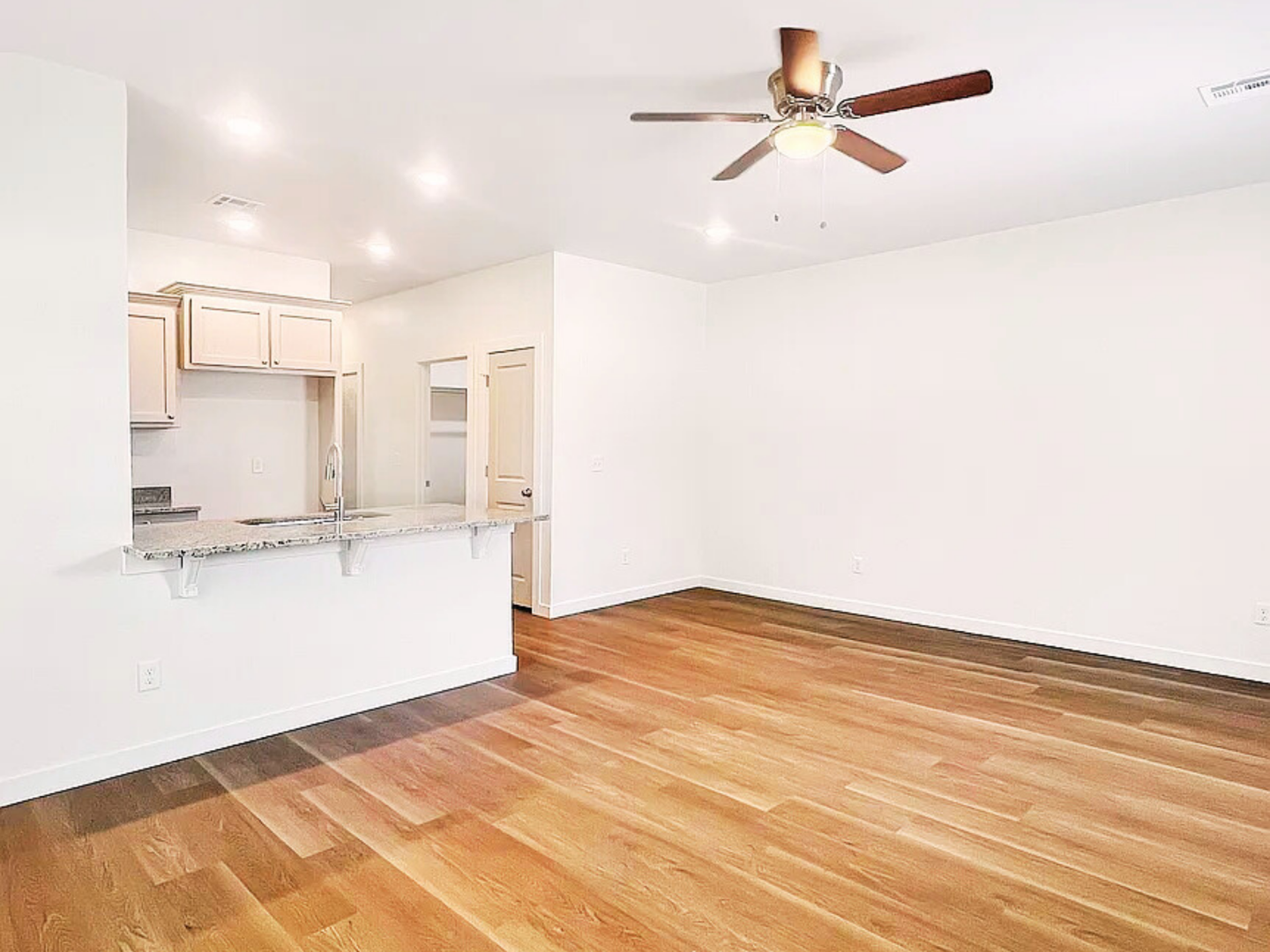 Lawton House: 410 NW Arlington Ave Unit 1