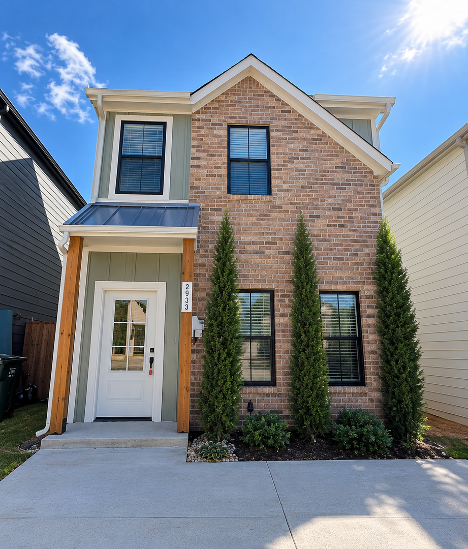 Edmond House: 612 W 2nd St #100