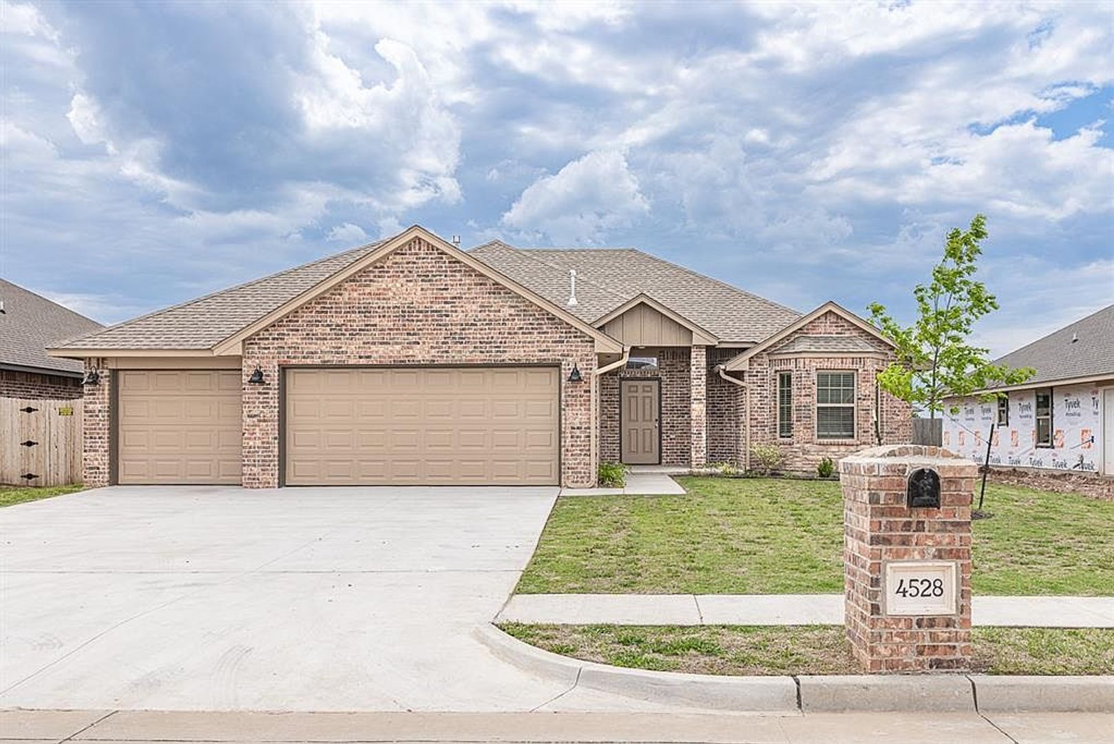 Yukon House: 4528 Adobe Court