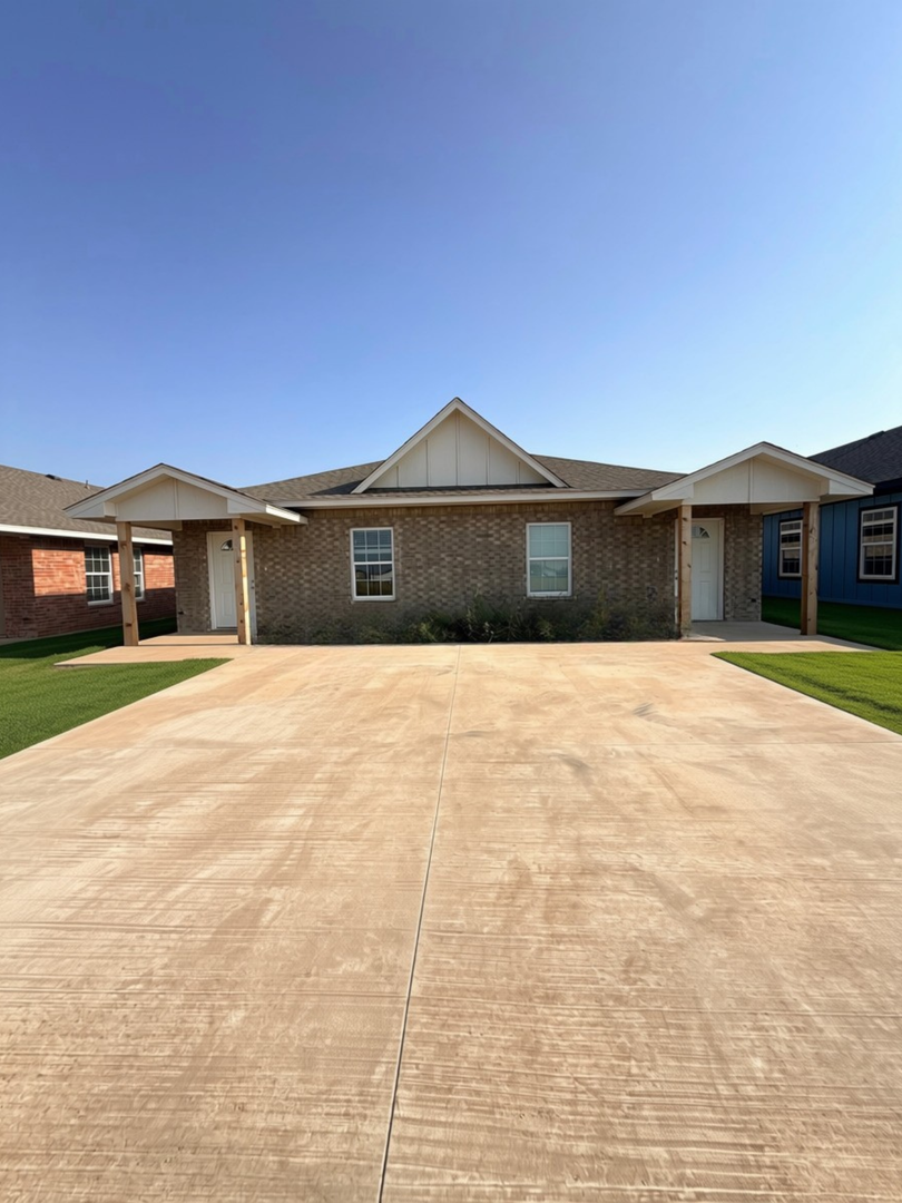 Lawton House: 1407 SW Bishop Rd
