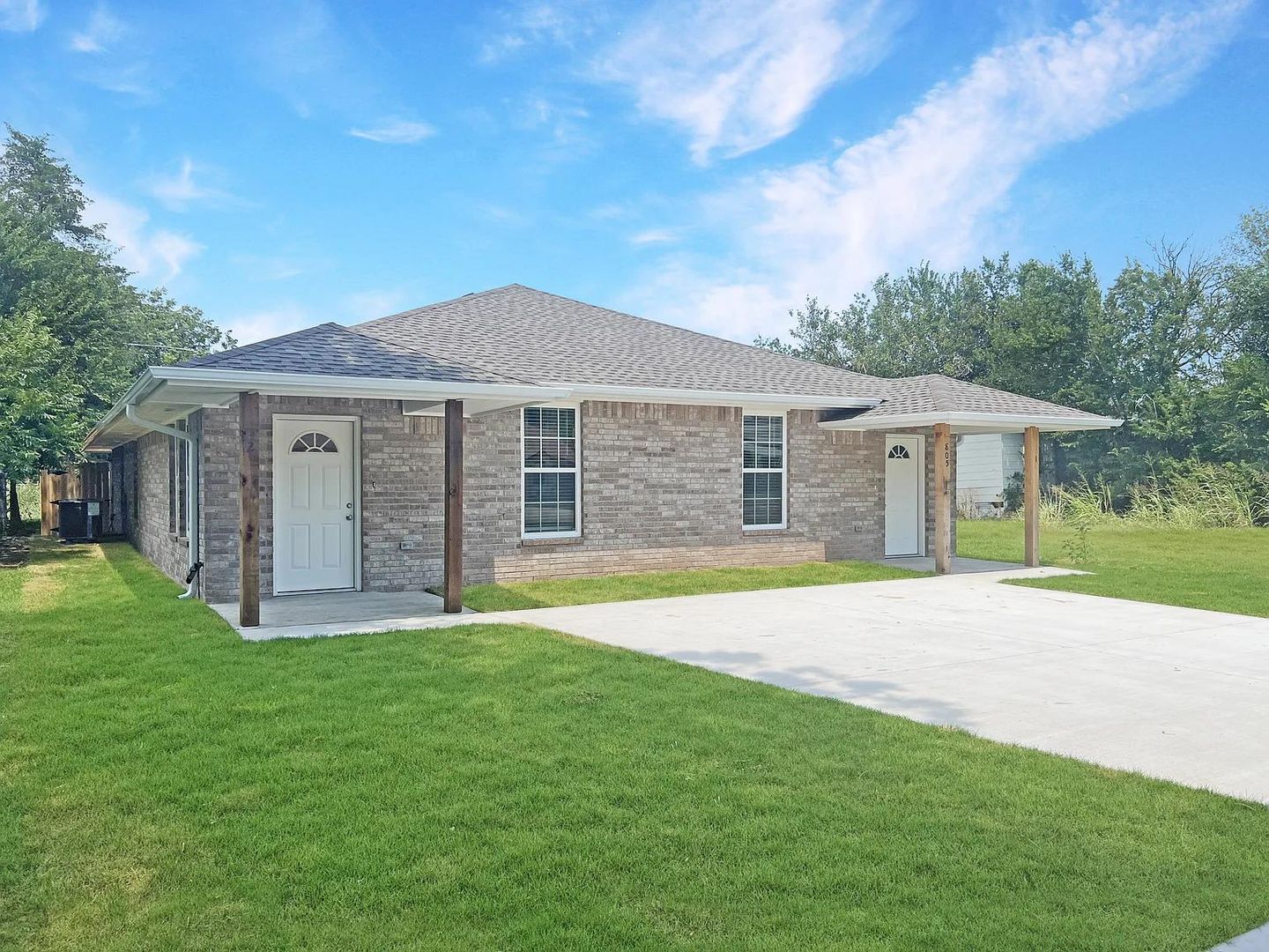 Lawton House: 2108 Charles Whitlow Ave