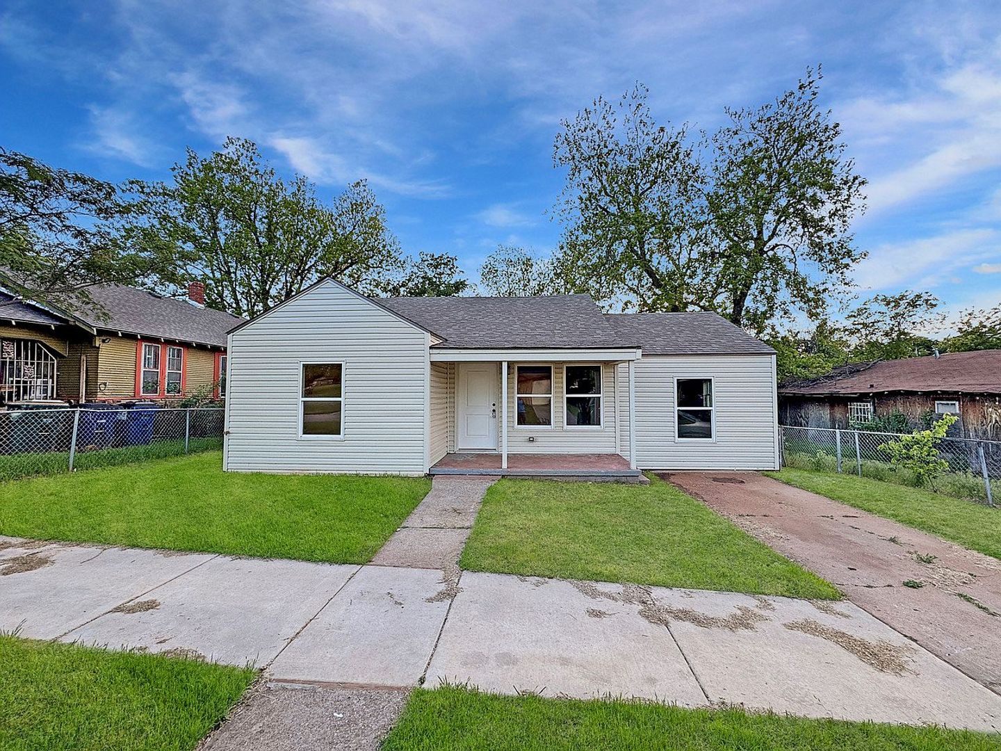 Chickasha House: 1226 South 1st St