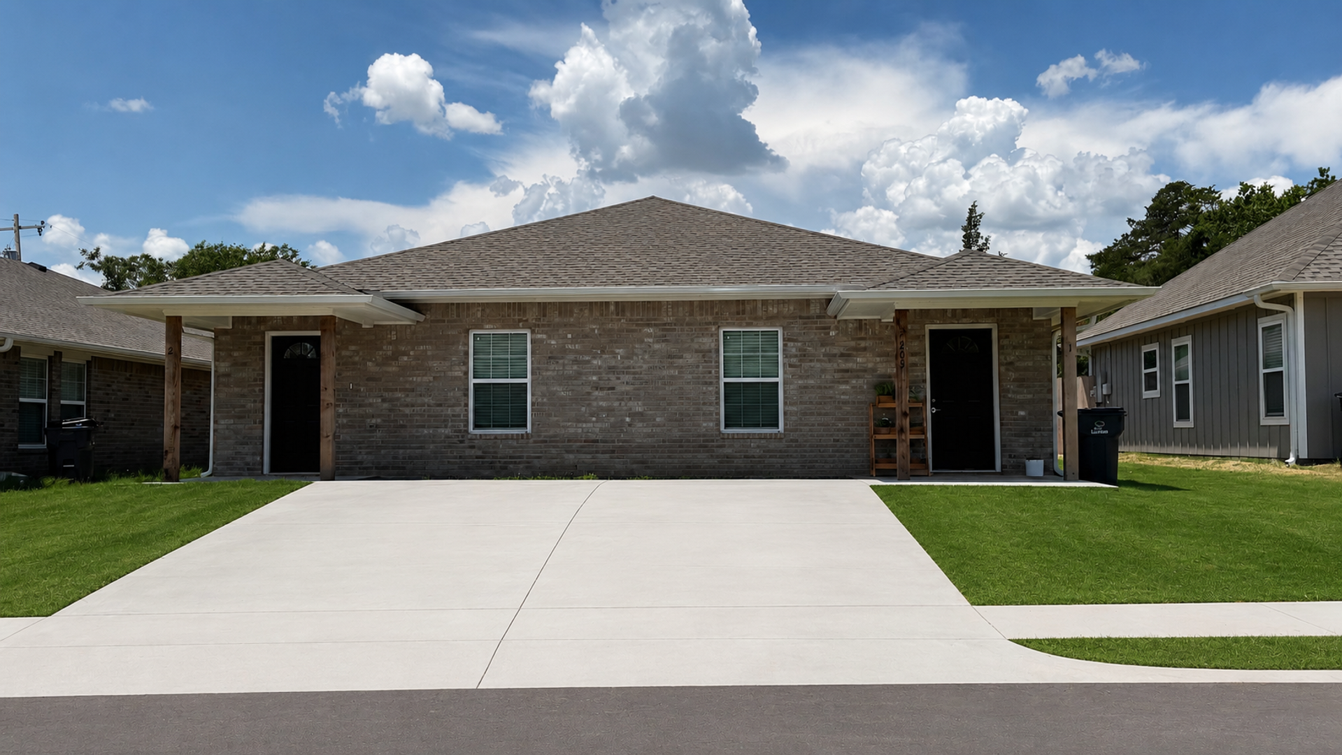 Lawton House: 203 SW 17th St. Unit 2