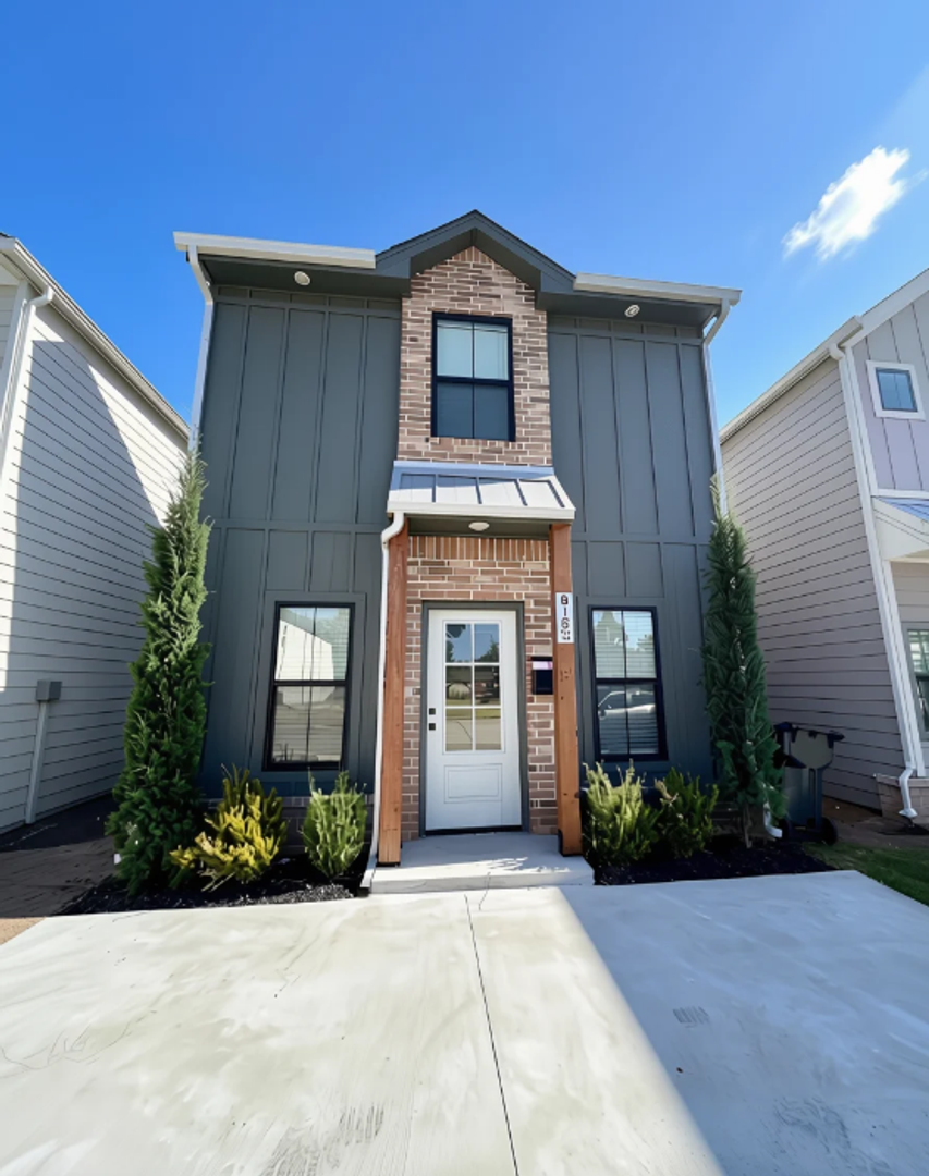 Edmond House: 616 W 2nd Street  #100
