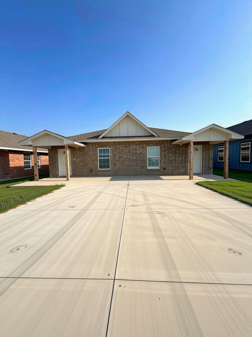 Lawton House: 1409 SW Bishop Rd