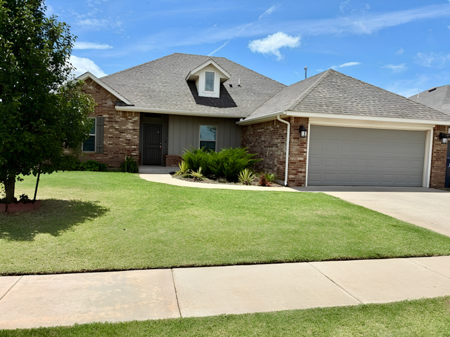 Yukon House: 10712 NW 18th St
