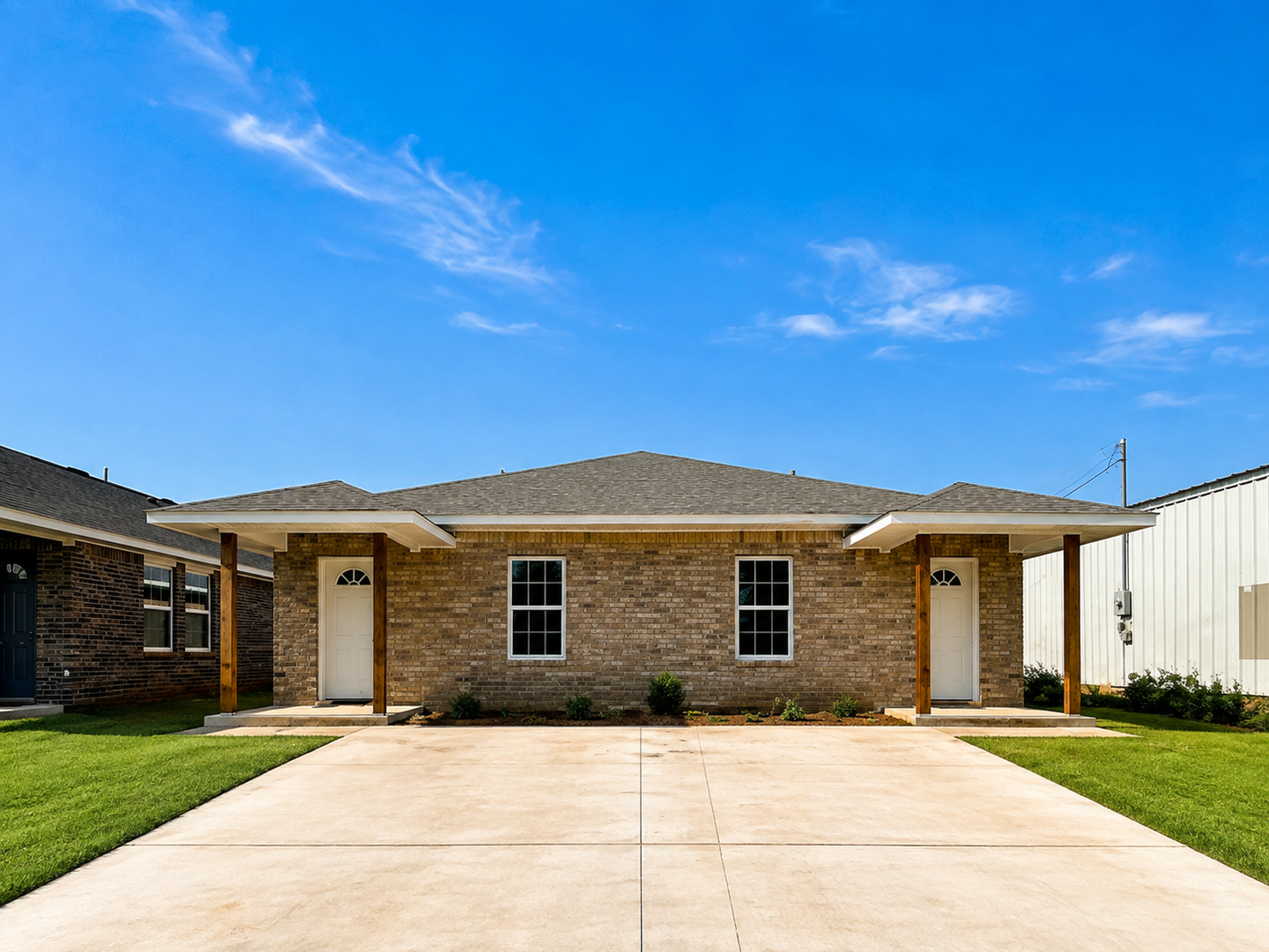 Lawton House: 2130 Charles Whitlow Ave