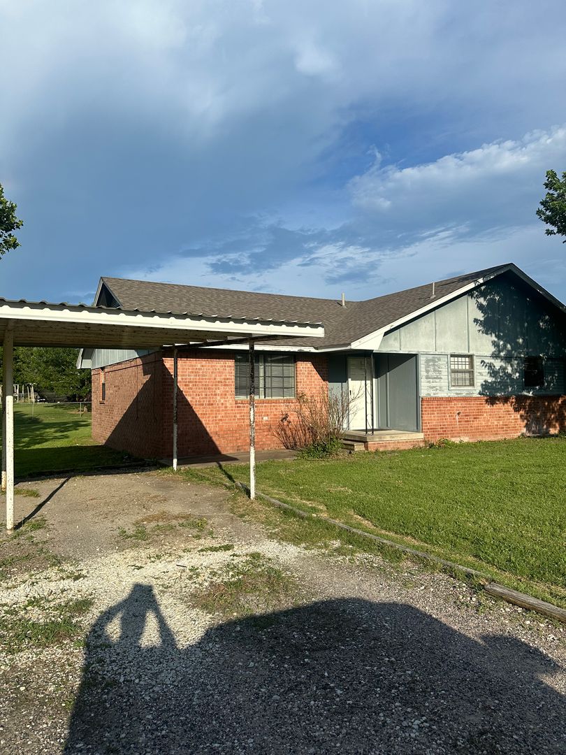 Ada Apartment: county road 3532