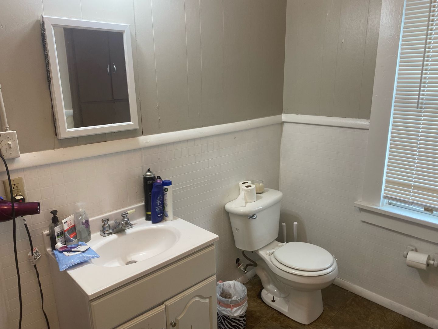 ada Apartment: 1024-1200 n broadway