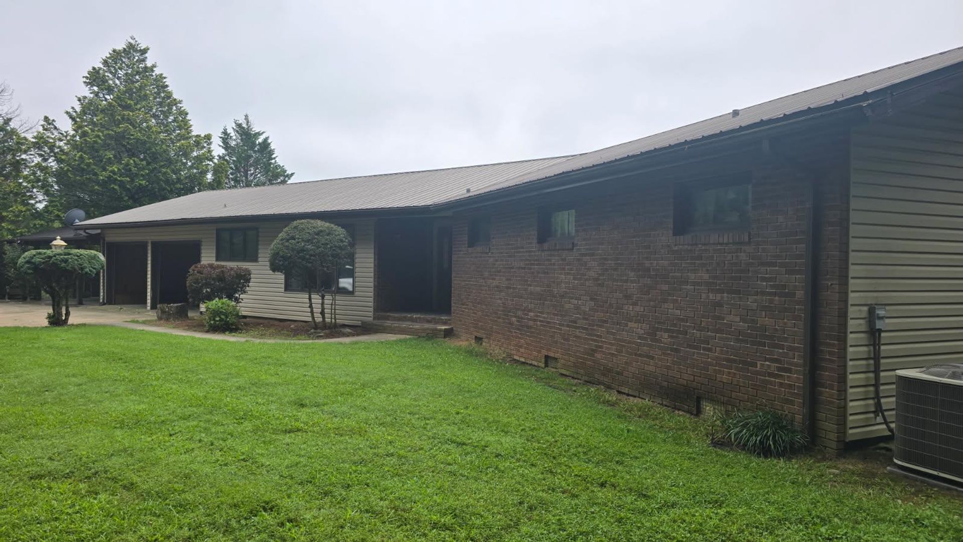 3 Bedroom 2.5 bathroom home for rent