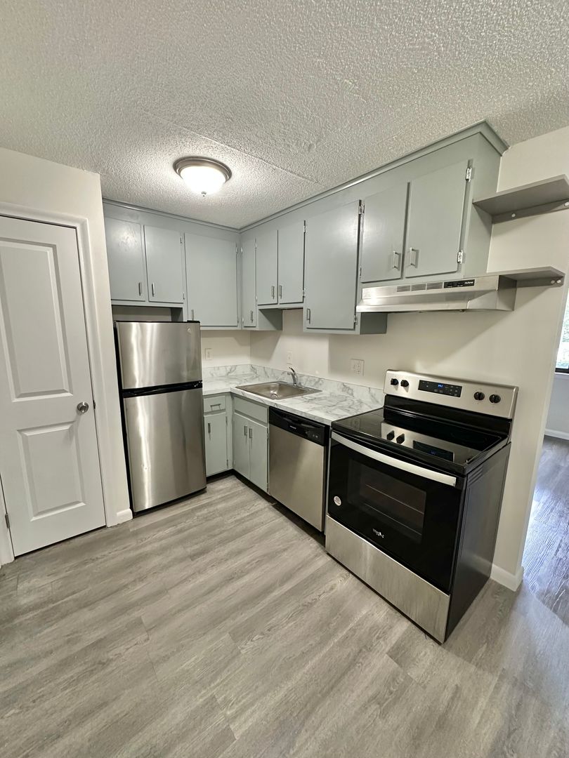 New Britain Apartment: 14 Short St.