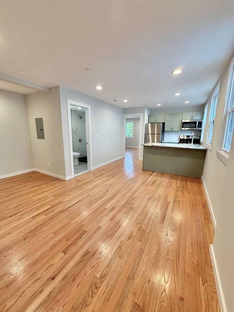New Britain Apartment: 18 Cedar St.