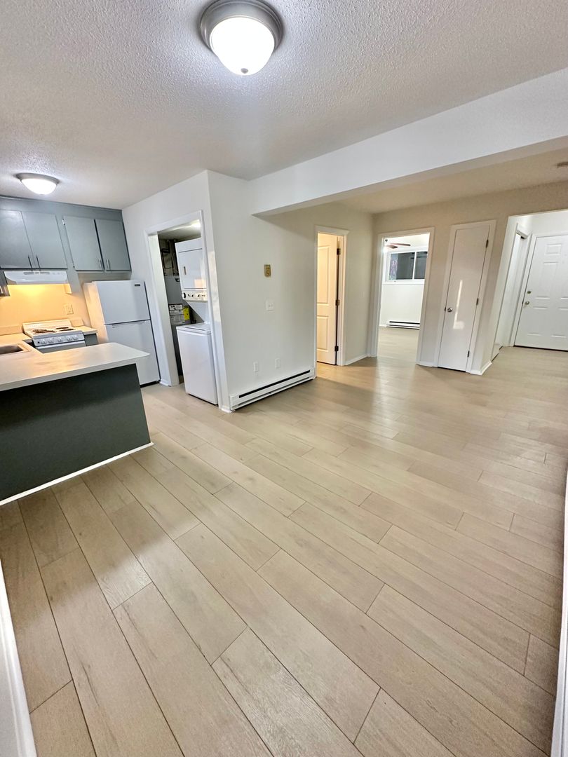 Plainville Apartment: 492 East St.