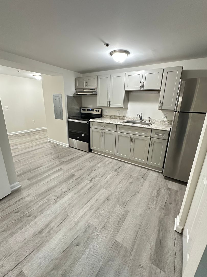New Britain Apartment: 41 Beaver Street