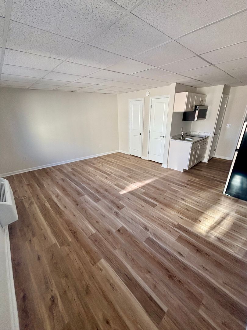 New Britain Apartment: 60 Court Street