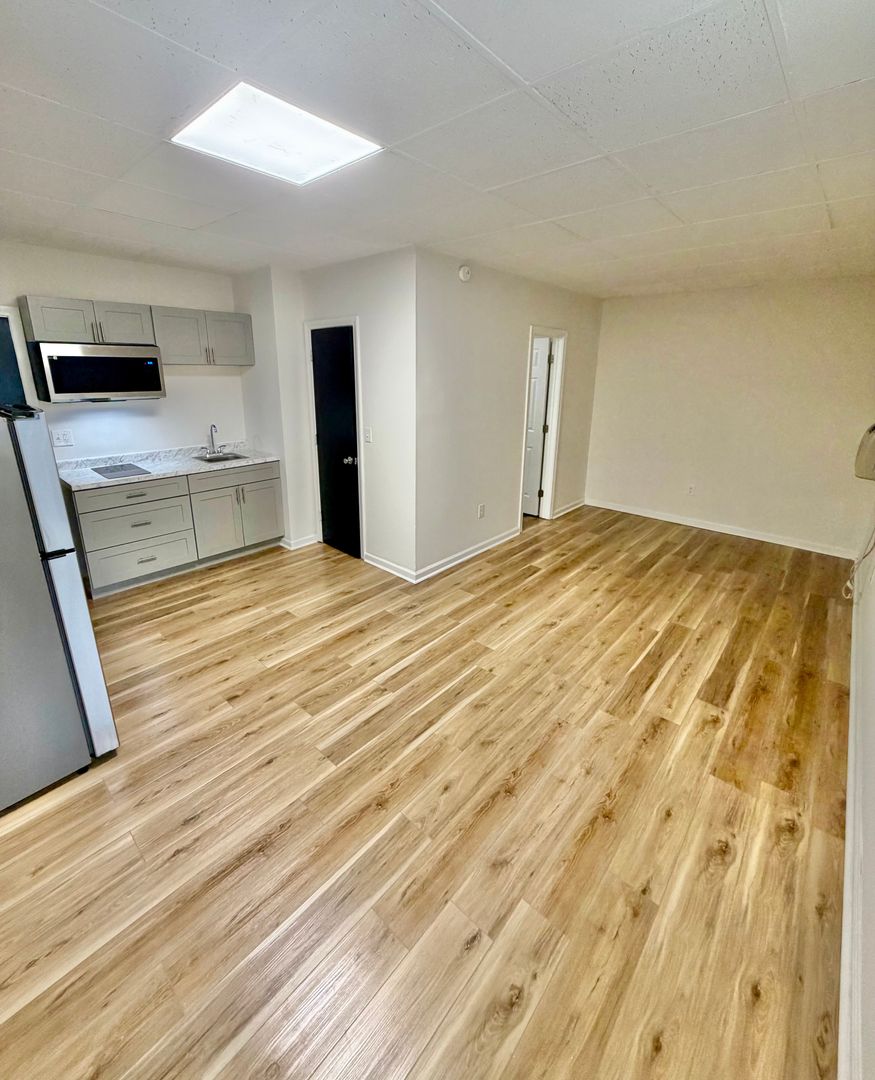 New Britain Apartment: 60 Court Street