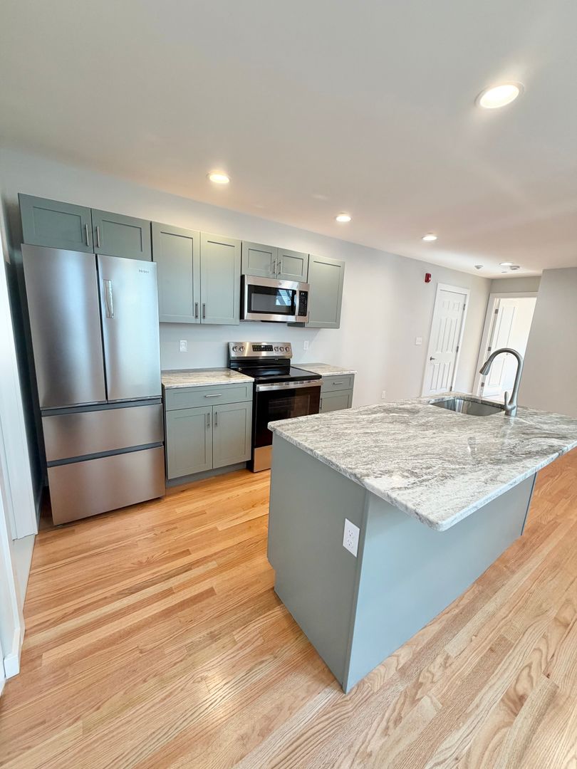 New Britain Apartment: 18 Cedar St.