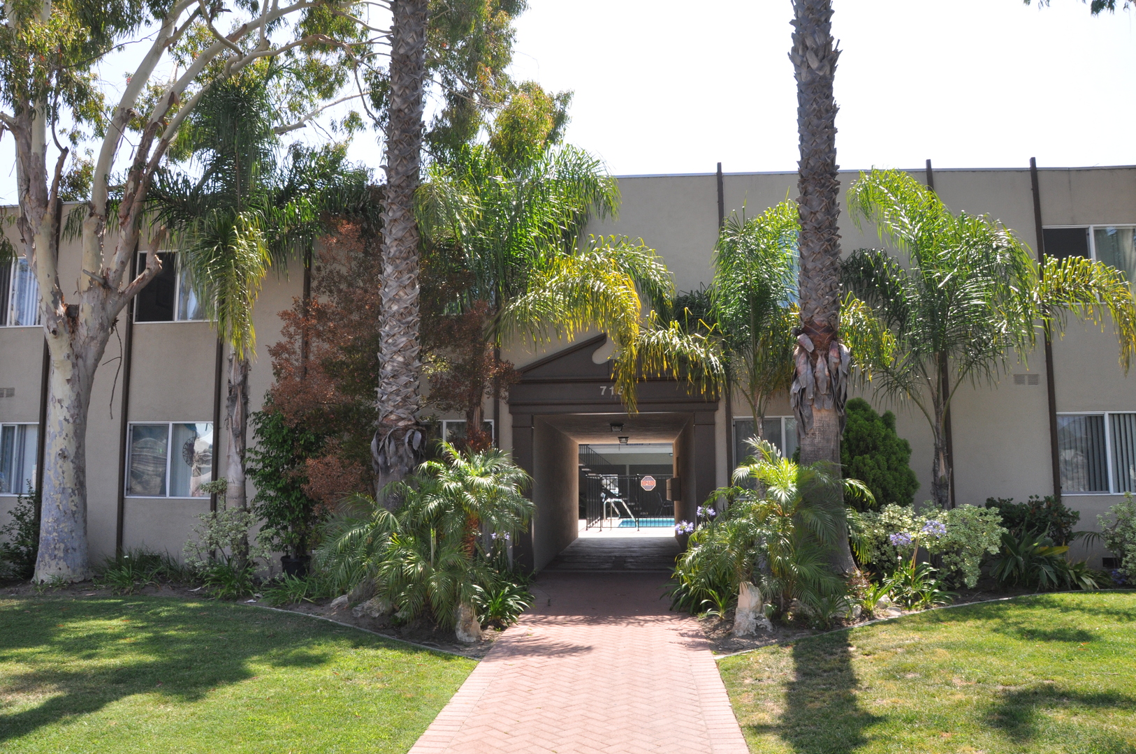 Torrance Apartment: 718 Amapola Ave