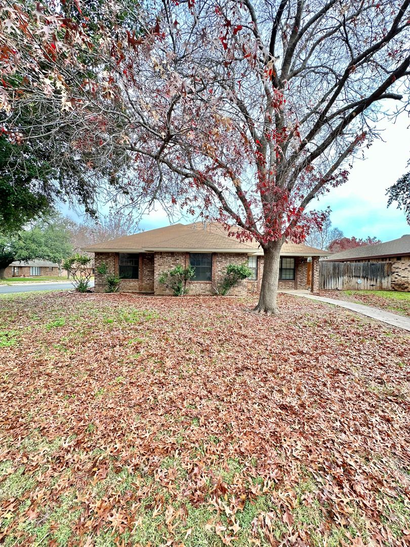 San Angelo House: 3546 Cedar Ridge