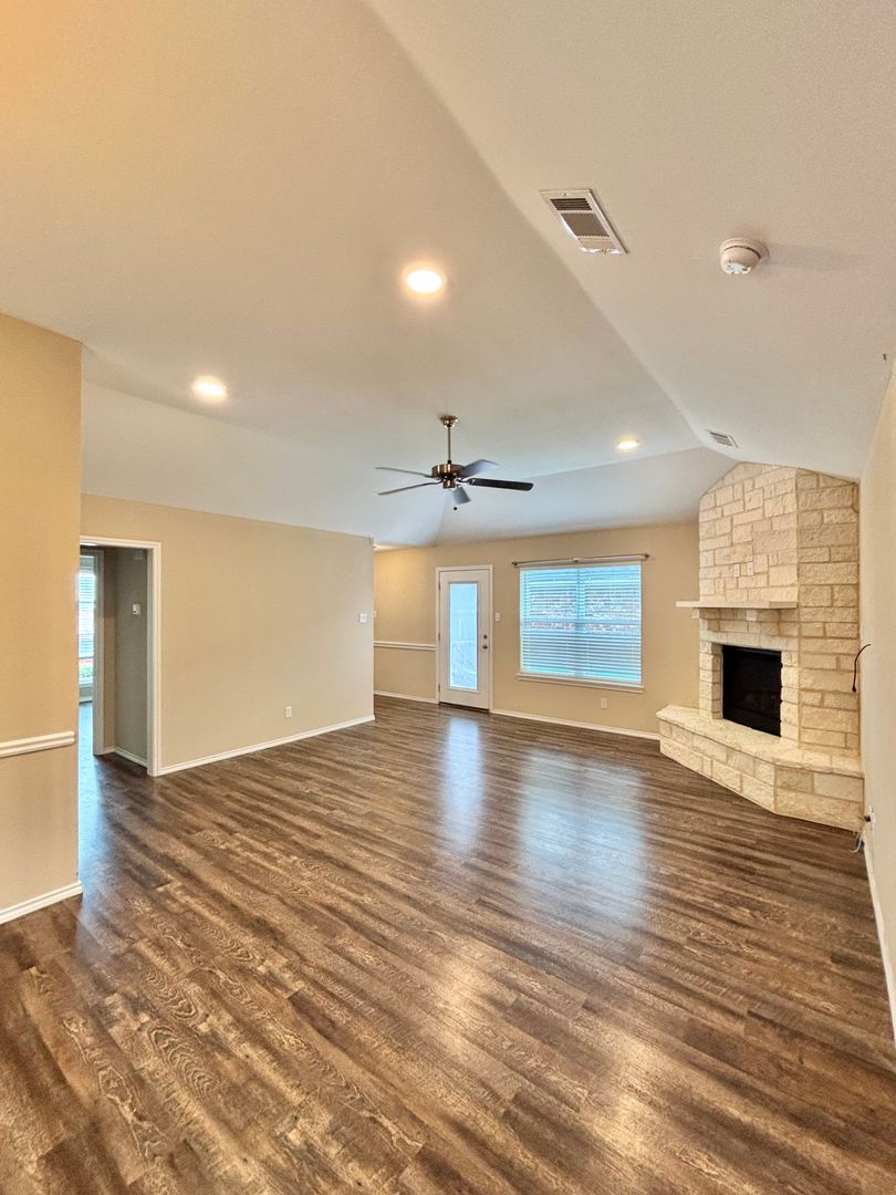San Angelo House: 4245 Sedona Trl