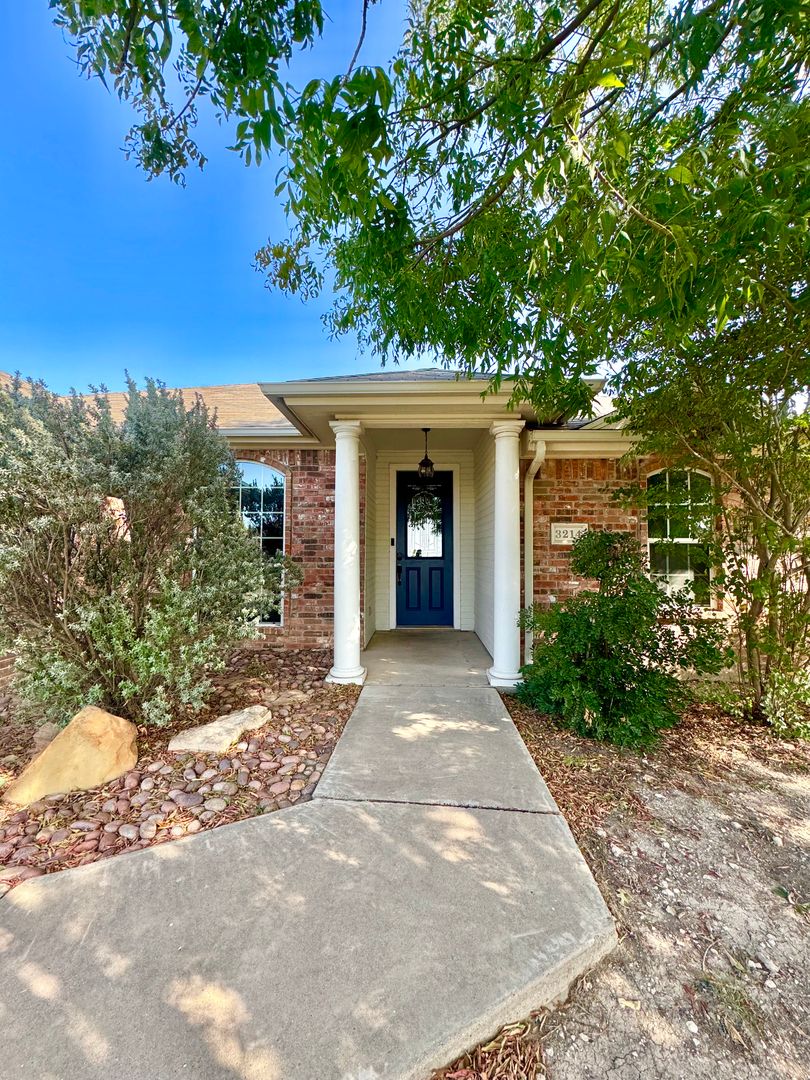 San Angelo House: 3214 Edgewood