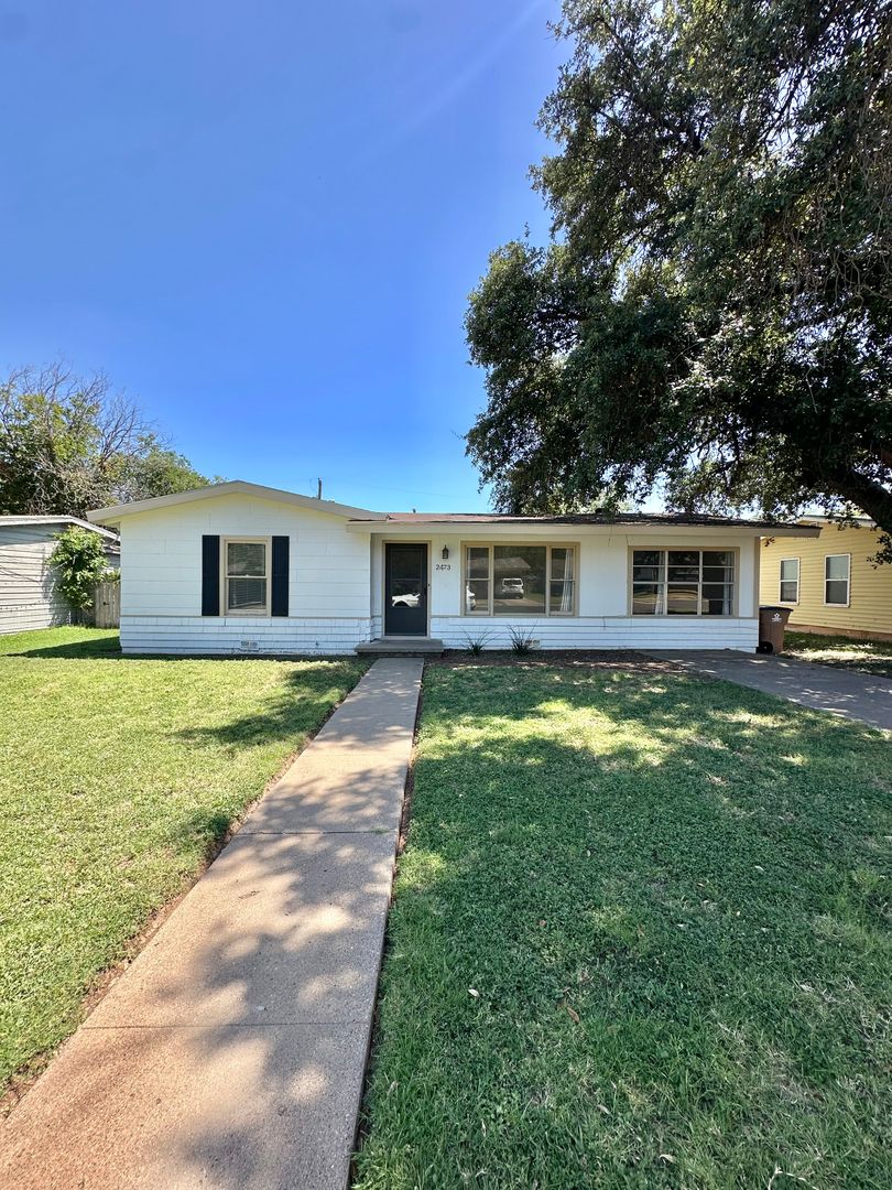 San Angelo House: 2473 Culver