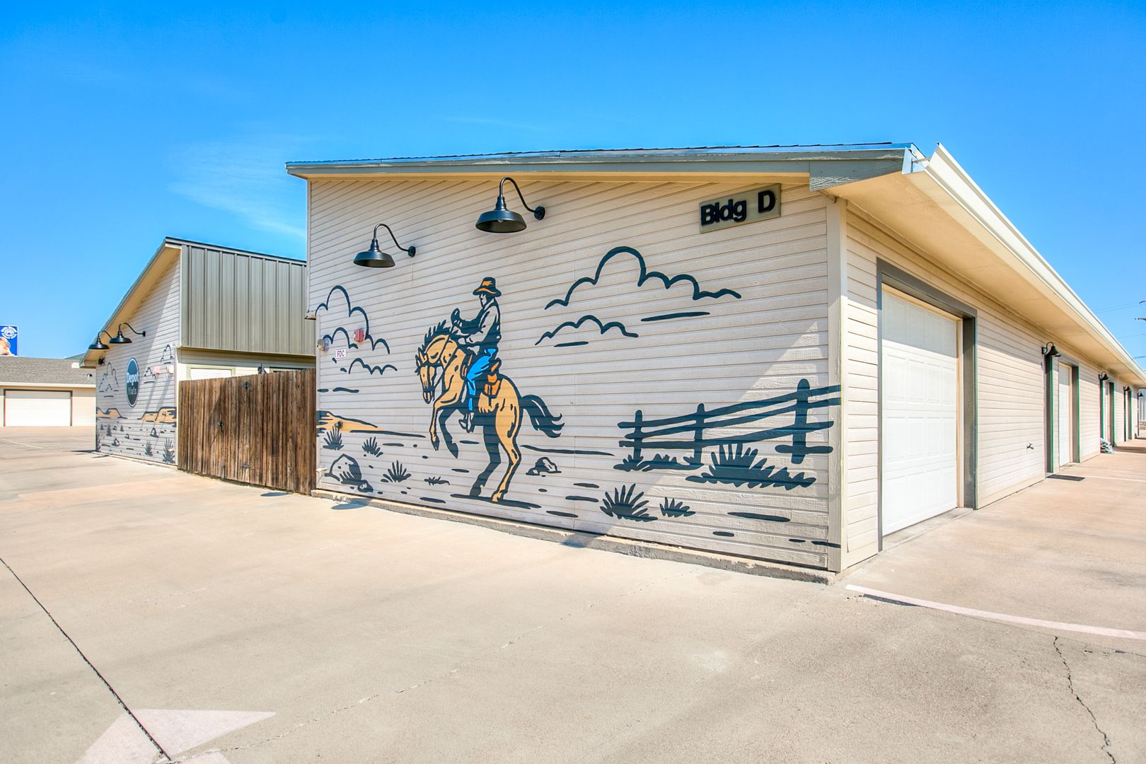 San Angelo Apartment: 350 W Avenue L