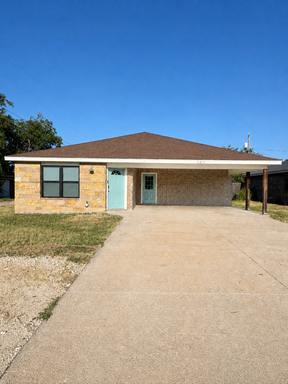 AVAILABLE NOW | Updated 4-Bedroom Home + Walking Distance to ASU Campus! – photo 1