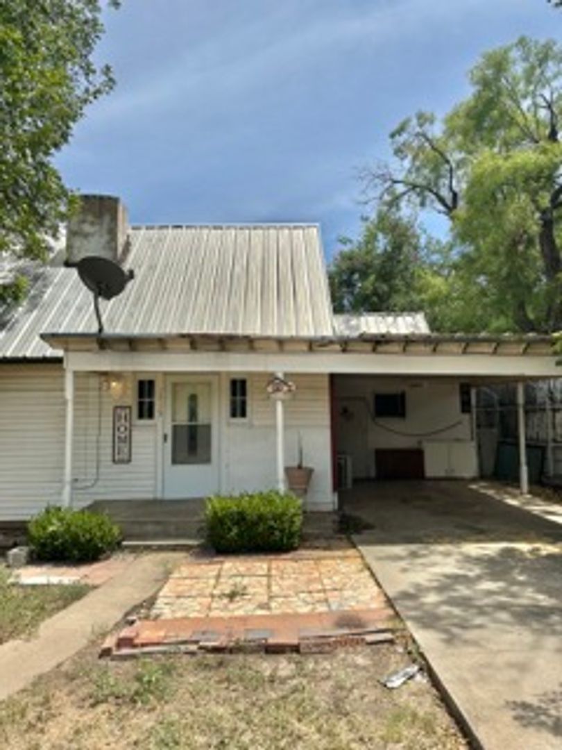San Angelo House: 1315 Guadalupe St