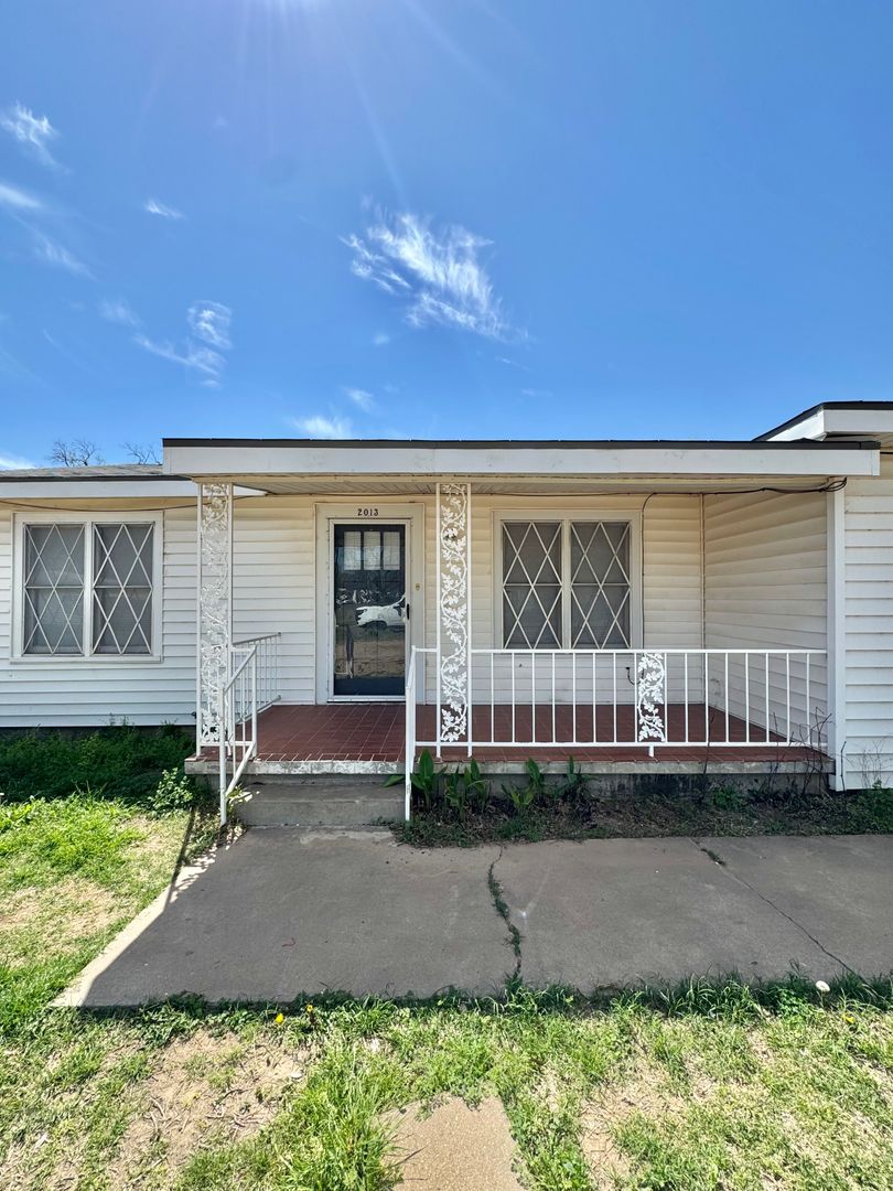 San Angelo House: 2013 Koberlin St