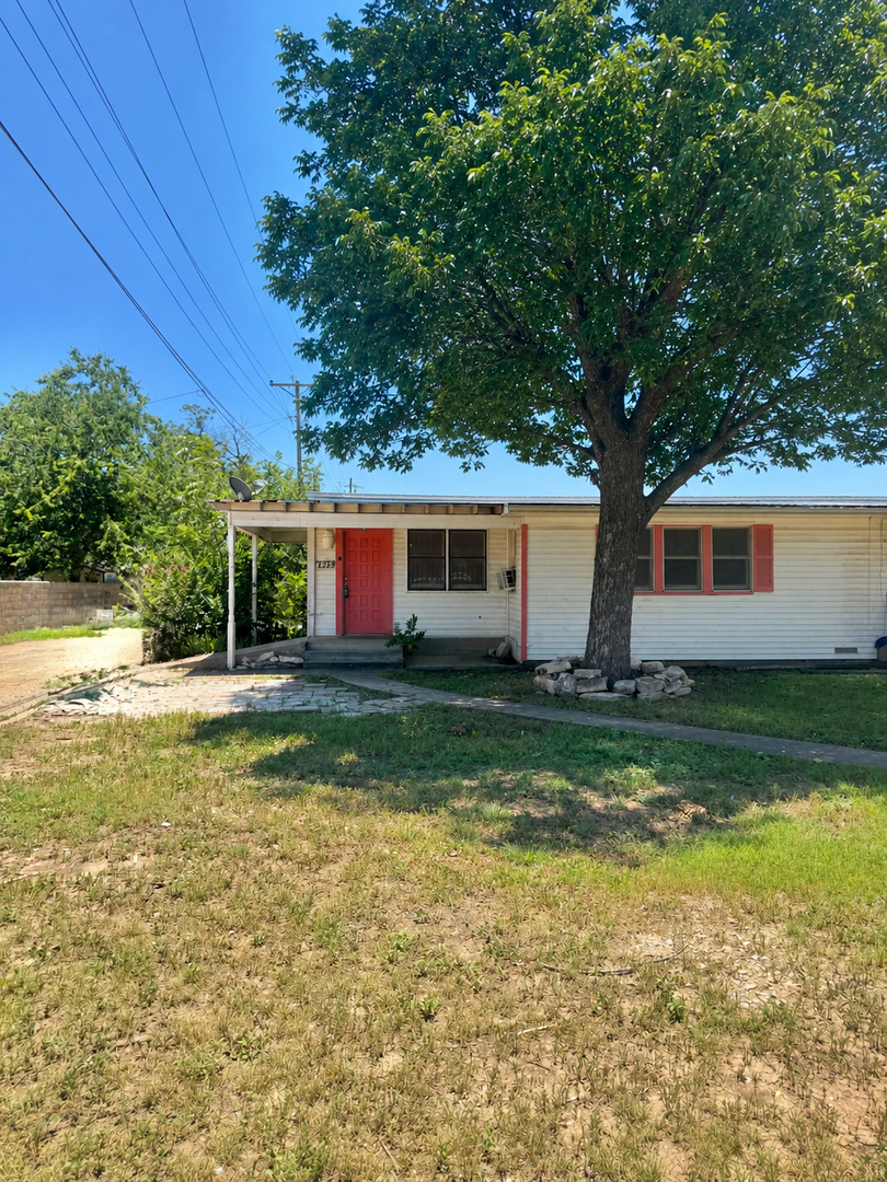 San Angelo House: 1313 Guadalupe St.