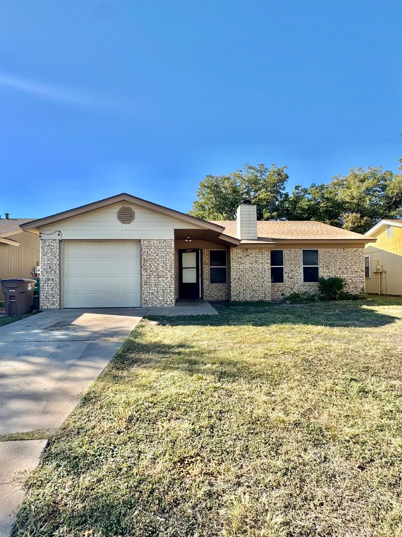 San Angelo House: 1133 Tres Rios